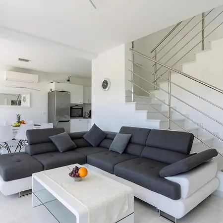 Mari Holiday home Marina