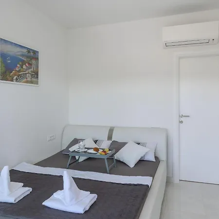 Mari Holiday home Marina