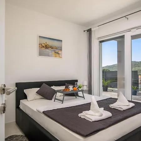 Mari Holiday home