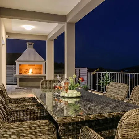 Mari Holiday home Marina