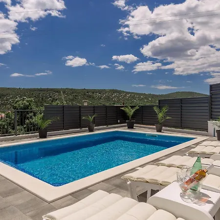 Holiday home Mari Marina